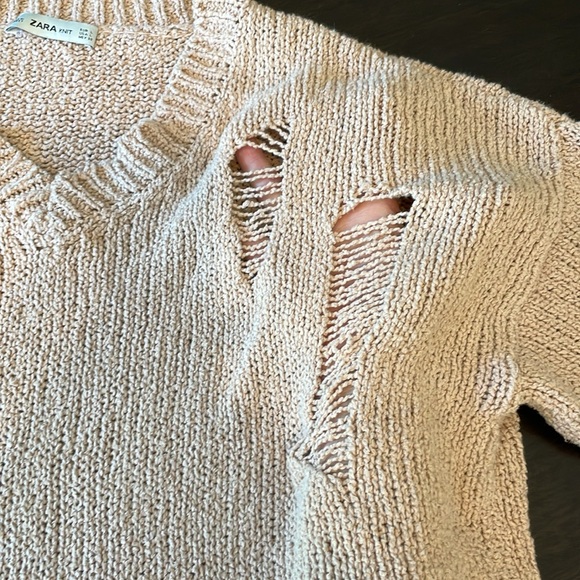 Zara Oversized V-Neck Distressed Sweater - Picture 5 of 11